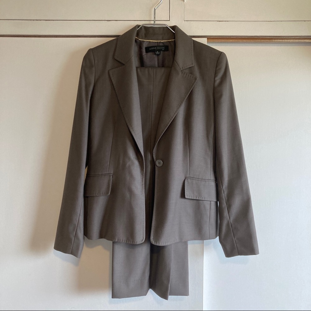ANNE KLEIN - Grey pantsuit